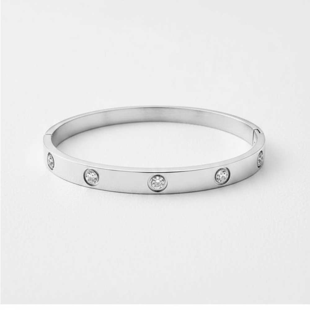 Jennifer Miller White Gold plated bracelet NEW in pouch/FIRM